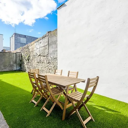 Private Off Street Parking, Near Eyre Sq, Sleeps 7