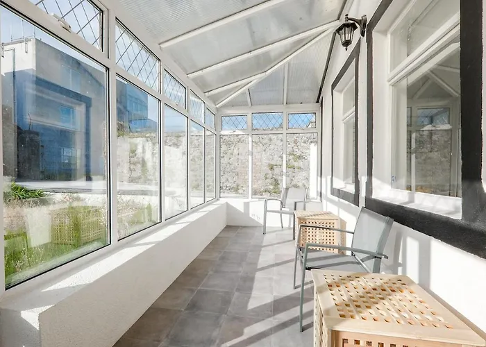 Casa de Férias Private Off Street Parking, Near Eyre Sq, Sleeps 7 Galway